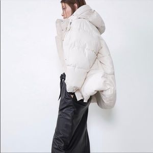 Zara oversized hooded ecru puffer jacket, large dual stacked pocket detail